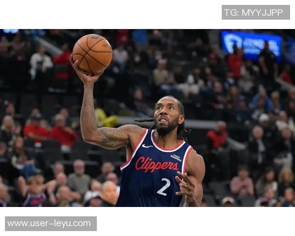 莱昂纳德末节表现低迷全场17投8中贡献20分3篮板2助攻三分球命中率50