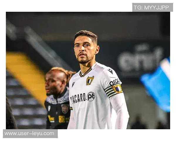 德天空报道霍村中场托乌姆库有望租借加盟荷尔斯泰因基尔球队