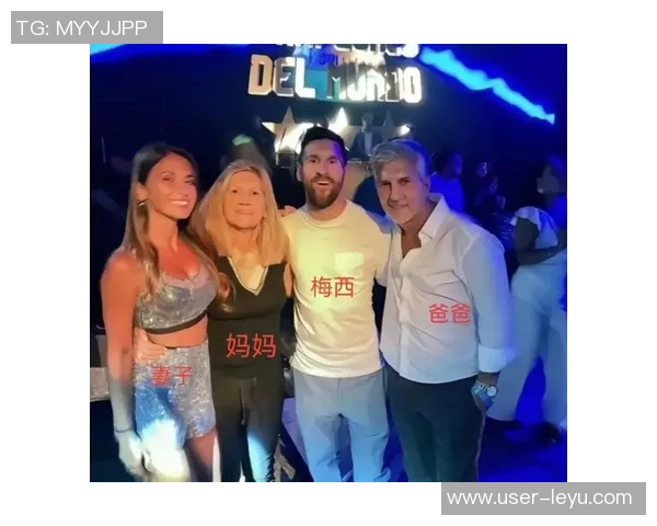 安东内拉分享与梅西温馨合照庆祝圣诞节幸福时刻