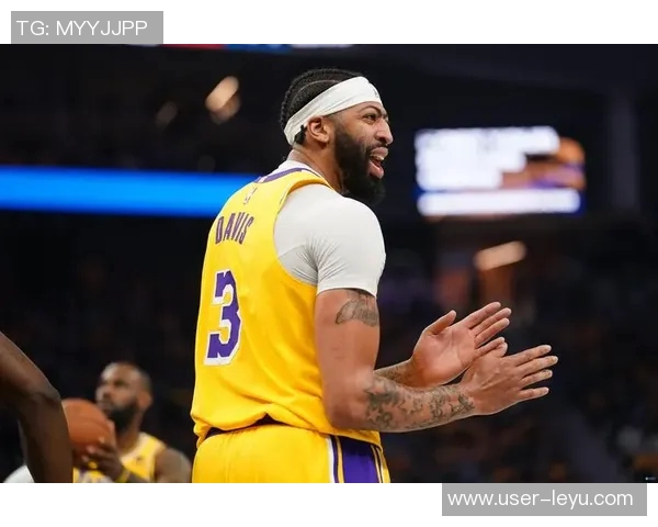 浓眉谈球队精神：信任与竞争并重展现团队凝聚力与斗志